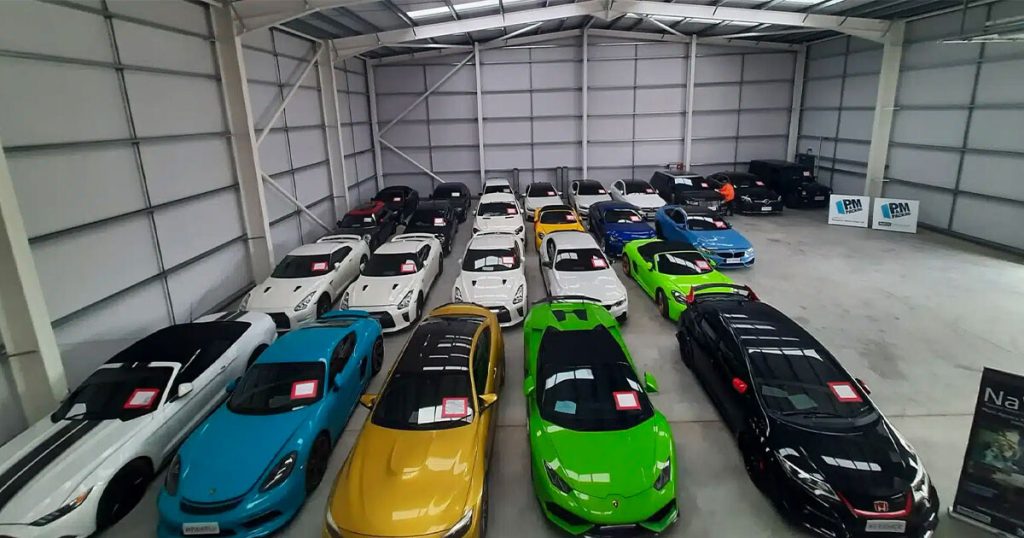 La police intercepte une Lamborghini Urus volée dans une remorque !